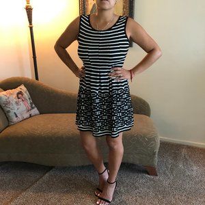 MAX STUDIO  black & white striped dress